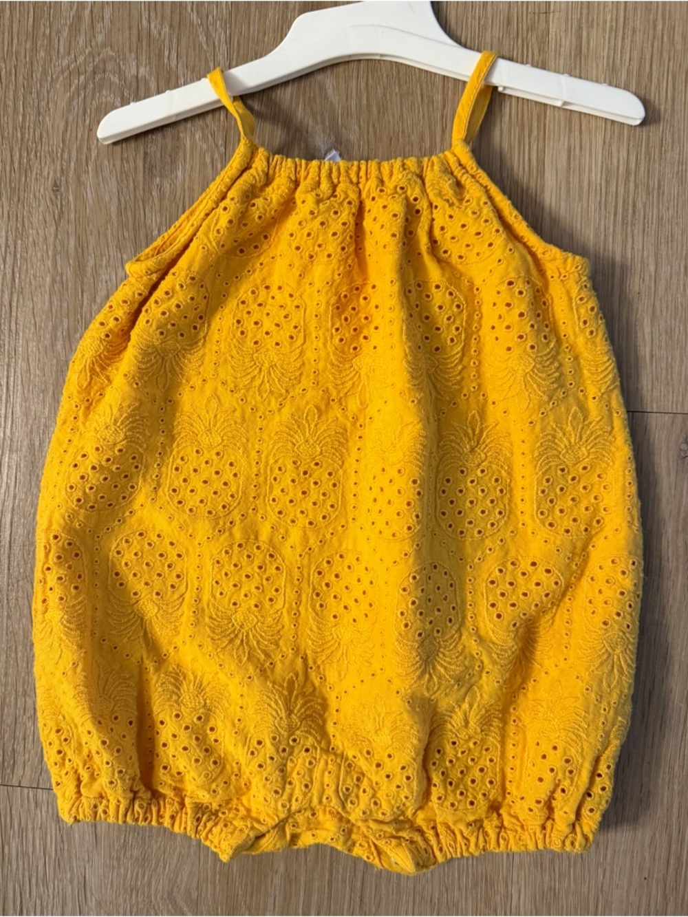 Old Navy Girl's Size 6-12 Months Yellow Eyelet Romper With Pineapples